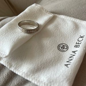 Anna Beck Ring